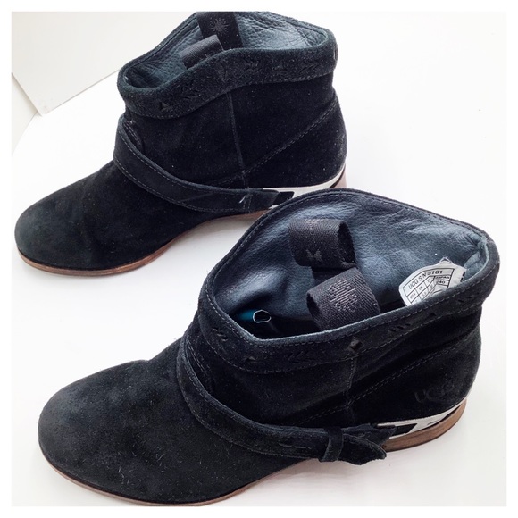 {UGG} Australia 'Austin' Suede Ankle Boots - Picture 15 of 16